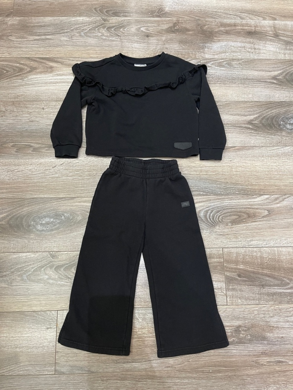 $10 w/ min $20 spend- Girls 4T Skechers Matching Set Sweatshirt & Wide Leg Pants